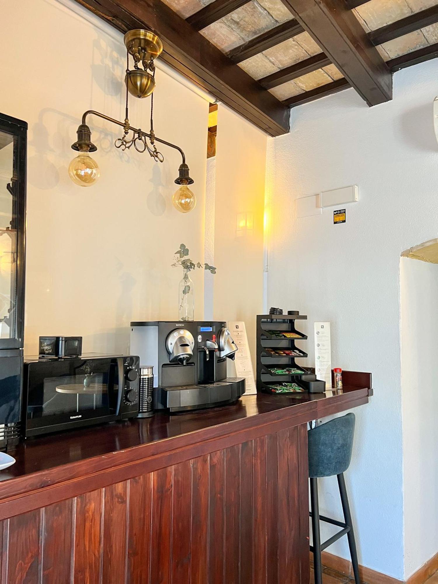 Hotel Servilia Carmona  Buitenkant foto