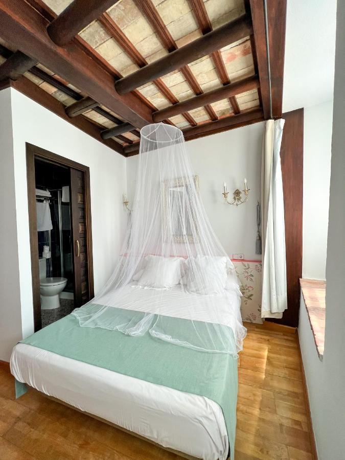 Hotel Servilia Carmona  Buitenkant foto