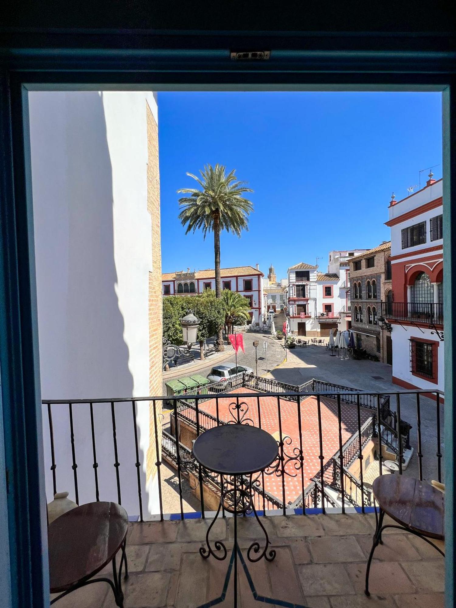 Hotel Servilia Carmona  Buitenkant foto