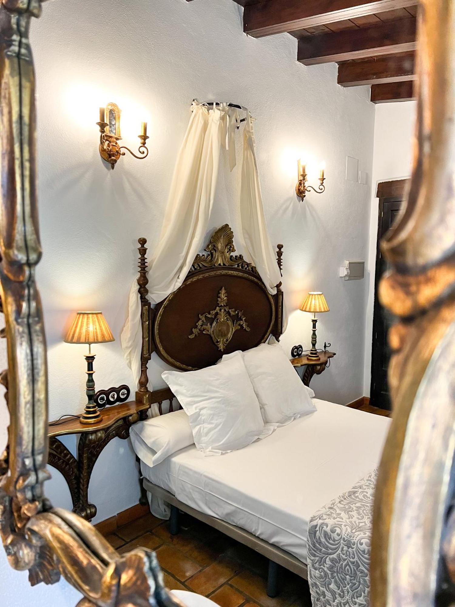Hotel Servilia Carmona  Buitenkant foto