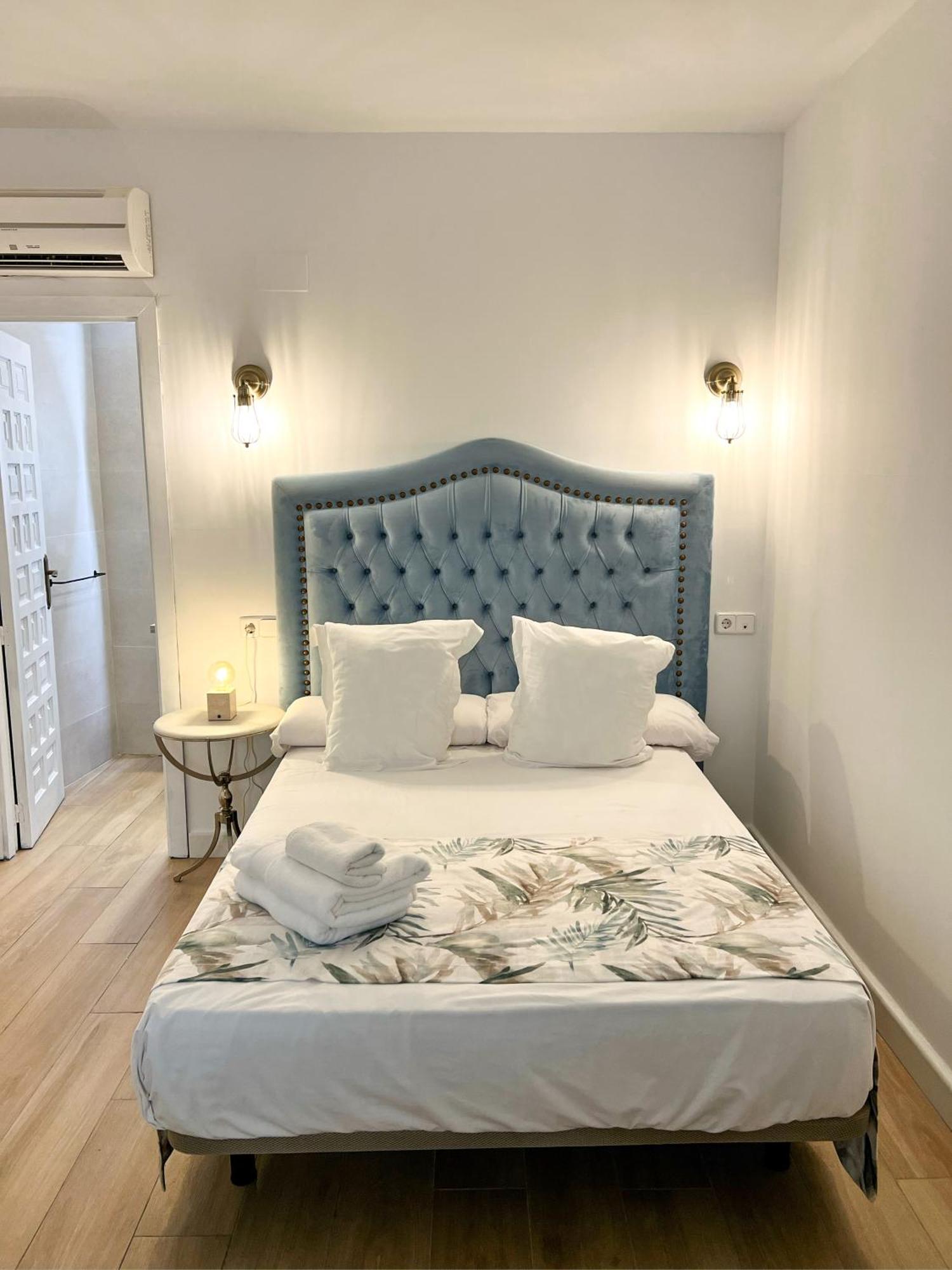 Hotel Servilia Carmona  Buitenkant foto