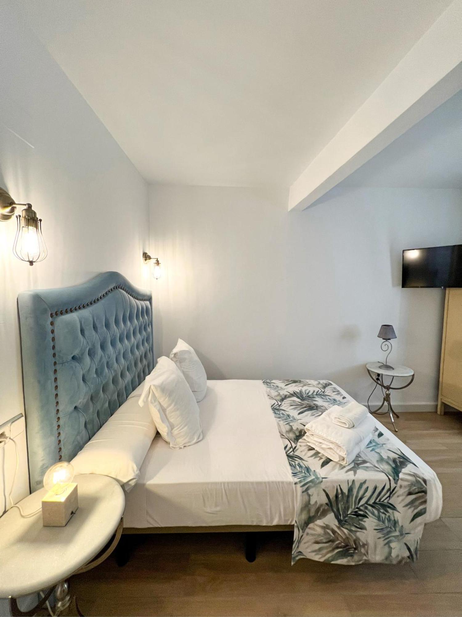 Hotel Servilia Carmona  Buitenkant foto